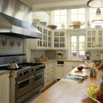 Charming White Country Kitchen Design Ideas