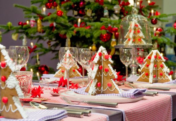 Beautiful Decorations Amazing Pink Christmas Table Furniture and Crystal Glass Design Ideas for Inspiration