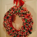 Beautiful Wreath For Christmas Design Decorated with Red and Green Color Decor in Small Shaped for Inspiration