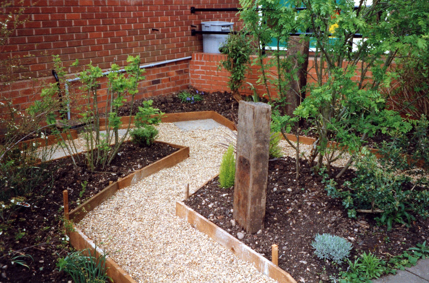Garden Pathway Design Ideas with Some Natural Stones ...