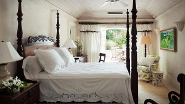 Chic St James Villa Michelle Everett Interior Design in Bedroom Space with Traditional Furniture Decoration Ideas
