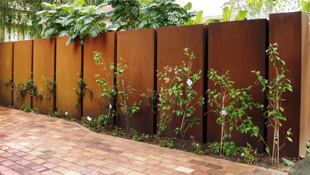 Natty Brown Apart Metal Fence Panels Design Adjustable for Backyard Area