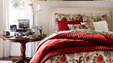 Lovely Masterbed with Red Accessory for Vintage Bedroom Desaign Styles and  Circle Wooden Table