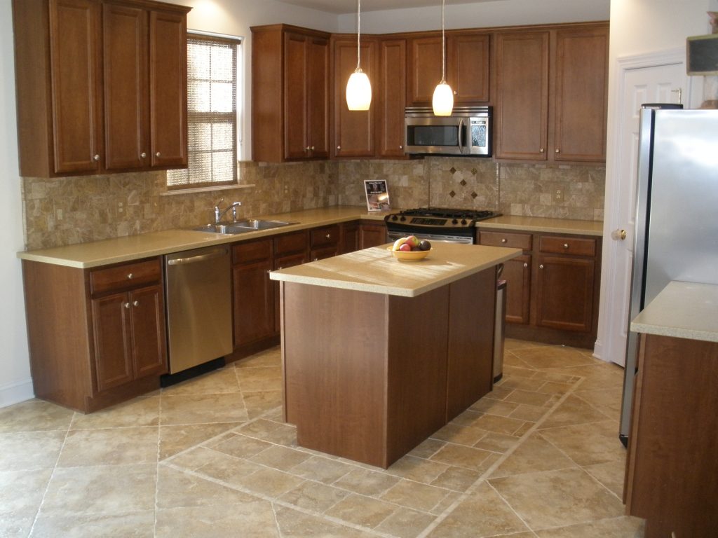 Beauteous Style of Lowes Kitchen Design with Wooden Cabinet using Chic Top and Backsplash