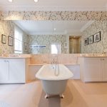 floral-bathroom-wall-paper