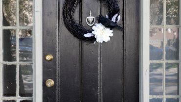 black-twig-halloween-wreath