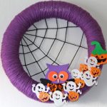 yarn-spider-themed-wreath