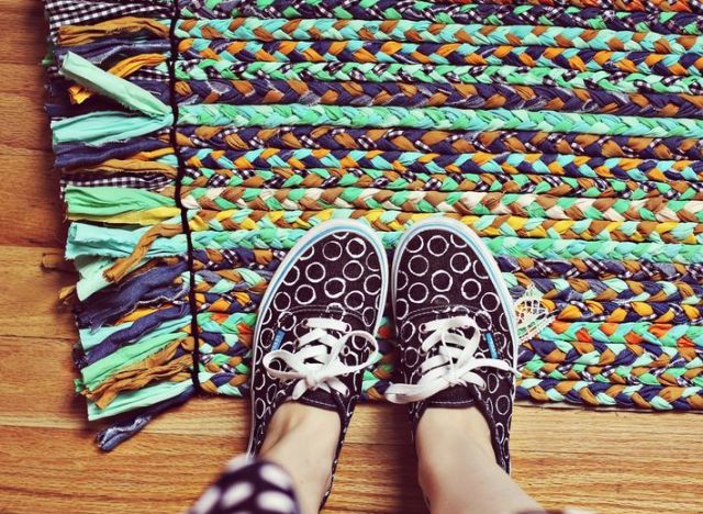 DIY braided fabric rug